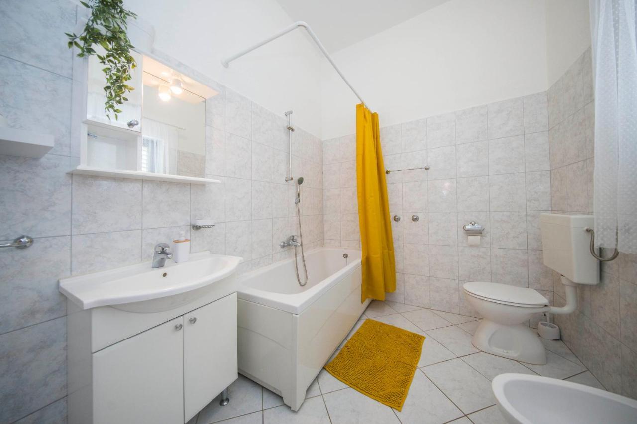 3 Bedroom Apartment Antonio Kaštela Exteriér fotografie